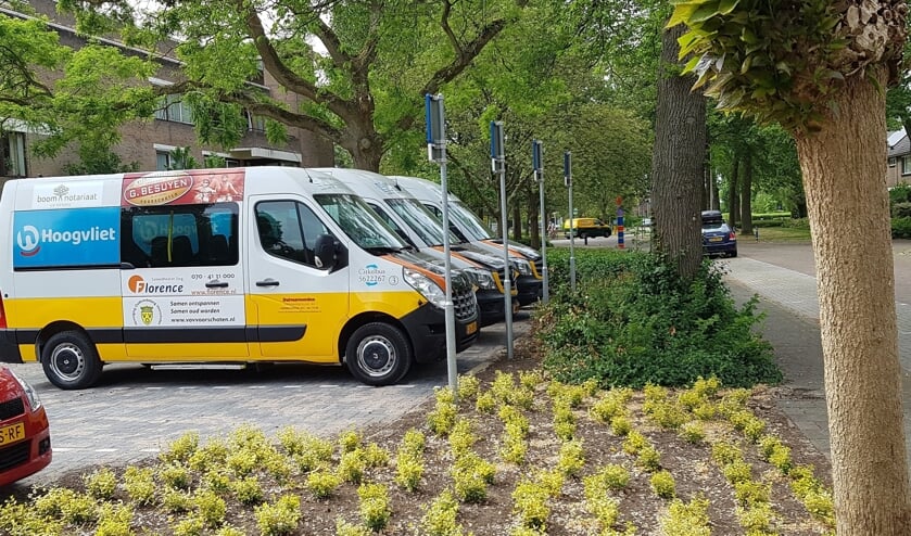 De cirkelbus gaat weer voorzichtig rijden. Abonnees moeten wel een mondkapje dragen. Foto: Cirkelbus Voorschoten