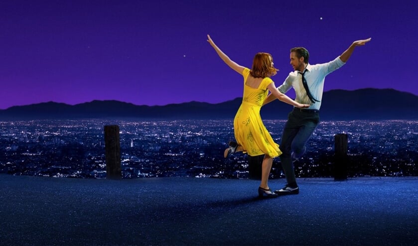 De film La La Land draait komend weekend in de openluchtbioscoop op de parkeerplaats van het Cultureel Centrum. Foto: Filmtheater Voorschoten