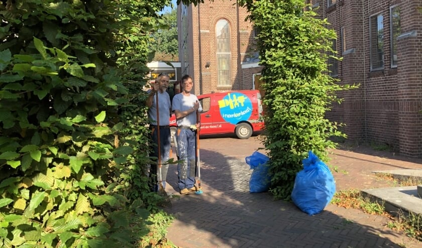 De Vriendendienst aan de slag bij de Kruispuntkerk.