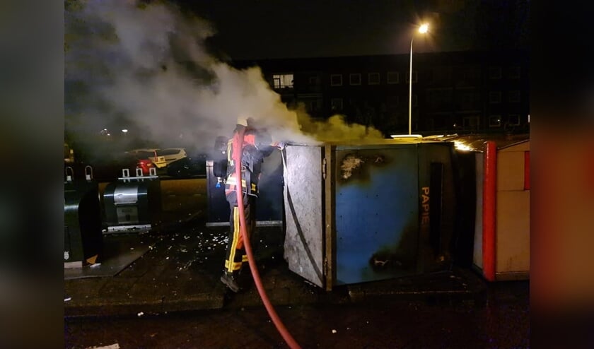 <p>De brandweer rukte vannacht uit voor twee containerbranden</p>