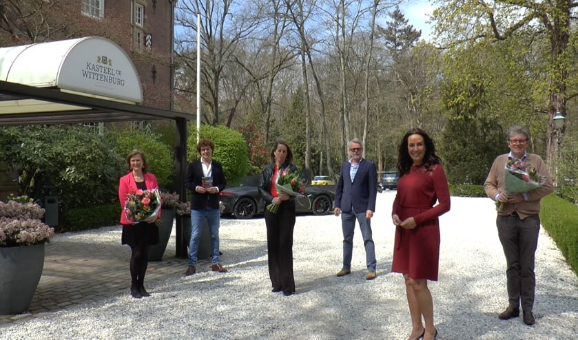 <p>vlnr: Anouk van Eekelen, Ralf Meppelder (directeur de Wittenburg), Mariëtte Mol, Maurits von Heijden, Alice Hooft en Philip van Zuylen van Nijevelt </p>