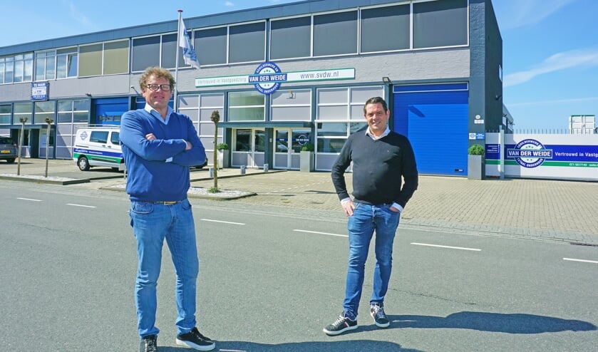 <p>Michael van Lochem (l) is samen met Wybrand Vielvoije verantwoordelijk voor Vastgoedzorg Van der Weide </p>