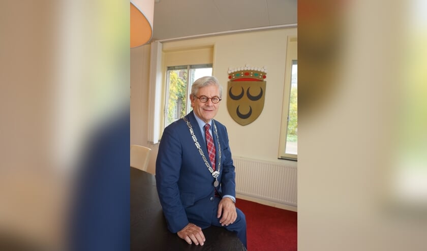 <p>Burgemeester Charlie Aptroot was ruim een jaar waarnemer. Over twee weken wordt hij opgevolgd door Nadine Stemerdink. Foto: VSK</p>