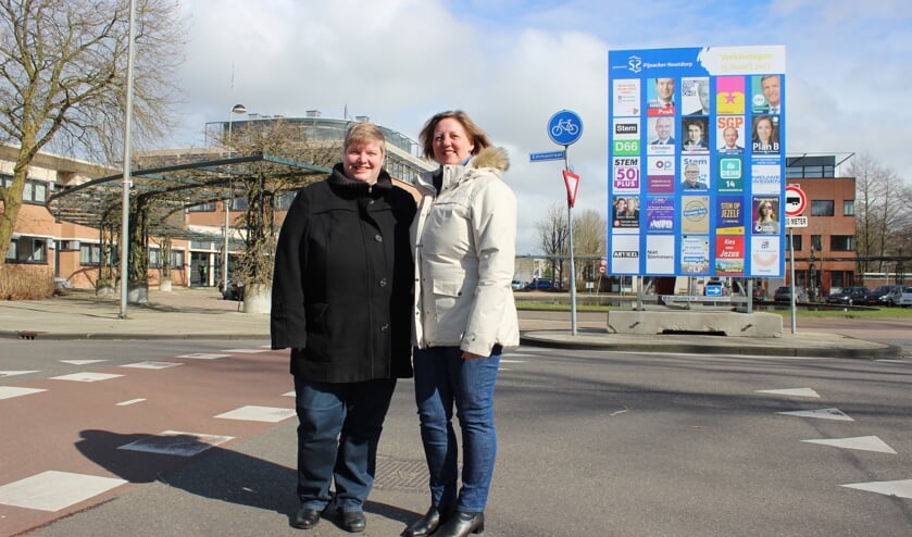 Elsbet Vink en Jolanda Groenewegen vormen tezamen met bijna tweehonderd medewerkers vandaag het kloppend hart van de democratie. (foto: Martijn Mastenbroek)