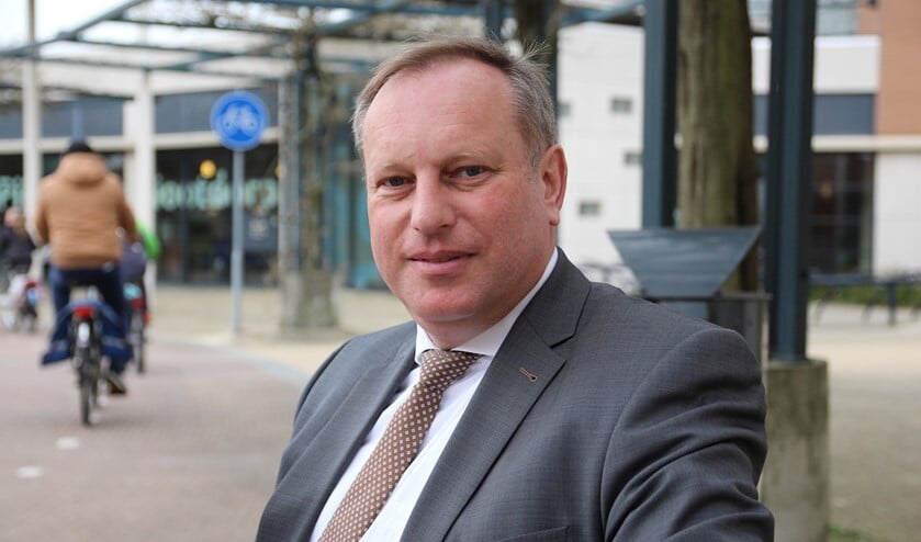 Peter Hennevanger maakt graag verre reizen, maar blijft voor zijn werk sinds april vorig jaar dicht bij huis.