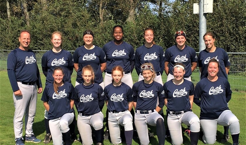 <p>Teamfoto van Catch dames 1; seizoen 2020 (foto: PR Catch).</p>