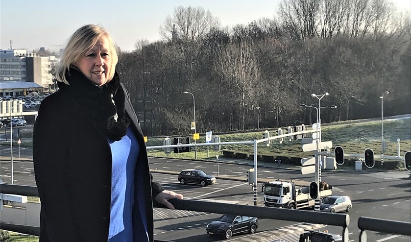 <p>Wethouder Astrid van Eekelen verwacht dat de werkzaamheden aan de N14 kruispunten in 2023 van start gaan (foto: gemeente LV).</p>