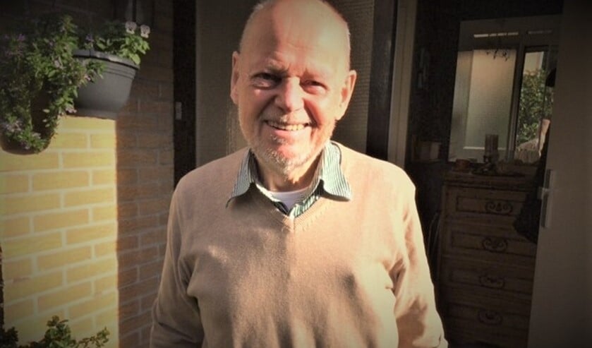 <p>In Carels schrijfstijl is zijn journalistieke achtergrond te herkennen. </p>