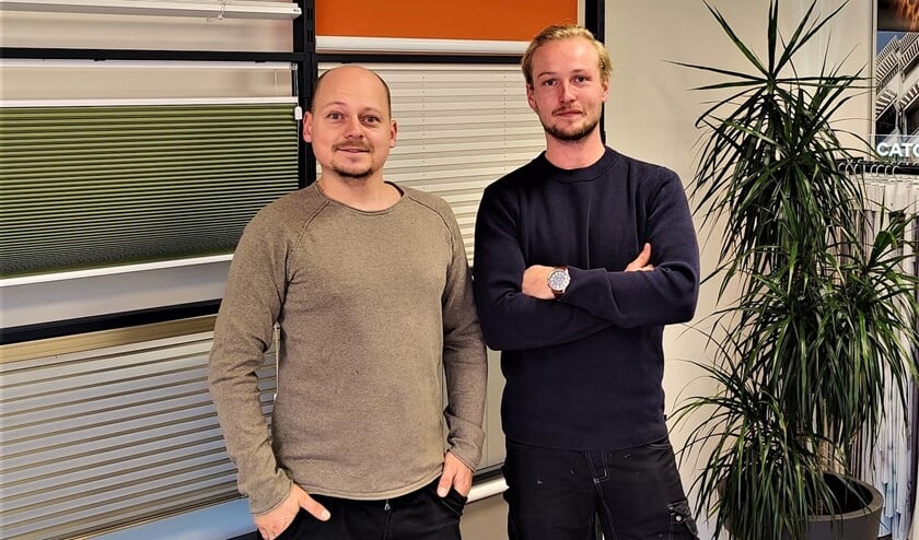<p>Lars en Bas Meijer zetten Lameko Zonwering in Leidschendam - onder supervisie van hun vader - op dezelfde voet voort.</p>