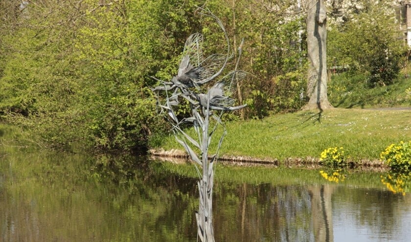 Het beeld Haften (1980) van Aart van de IJssel (1922-1983) aan de Mgr. Van Steelaan/Wilgendreef in Voorburg (foto: Marian Kokshoorn).