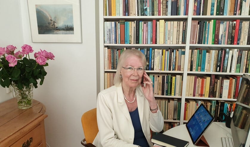 Burgemeester Francisca Ravestein werkt zelf ook zoveel mogelijk vanuit huis.