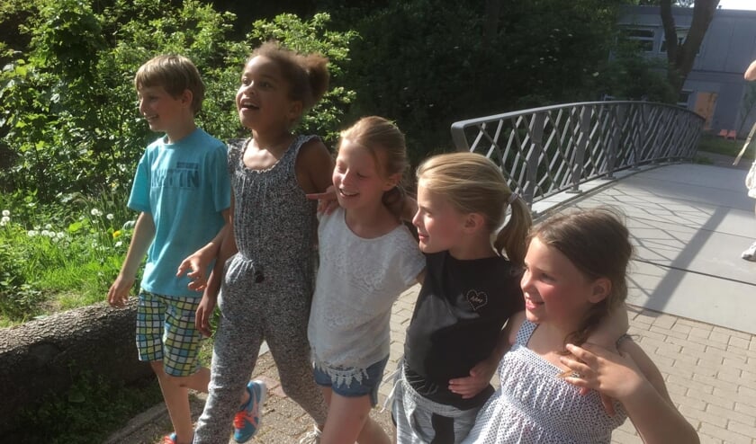 Simon, Thandeka, Marie, Mina en Laura liepen alsnog de vierdaagse.
