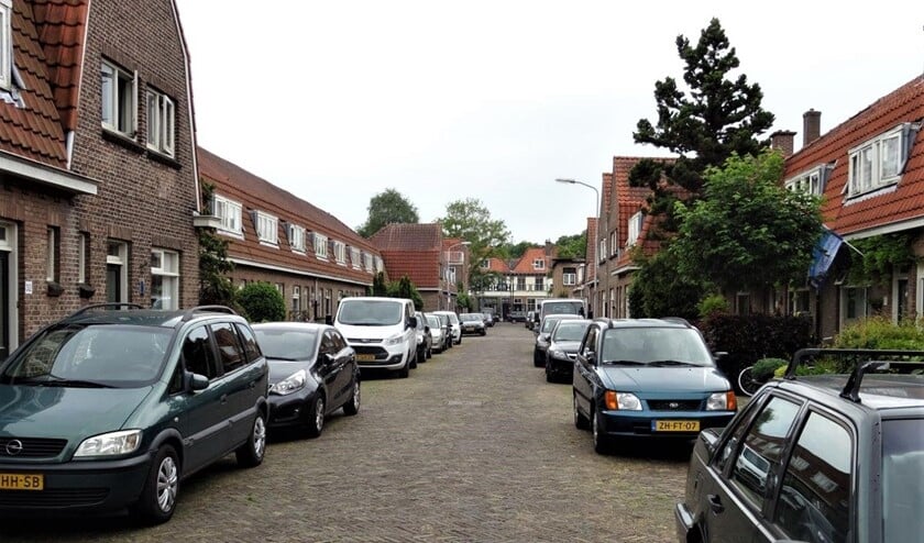 Een aantal bewoners van het Oranjekwartier is bang voor de sloop van hun woningen (foto: Ap de Heus).