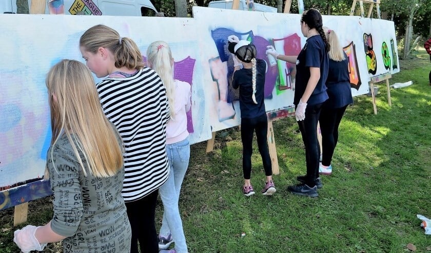 Jeugd kan tijdens een 'Blockjam' bijvoorbeeld graffiti leren spuiten (archieffoto 2018: Ot Douwes).