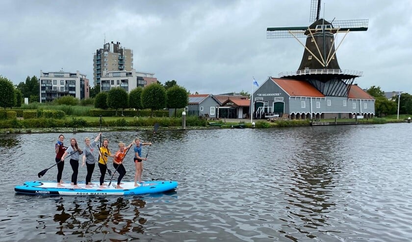 De activiteit is zelfs zo aangeslagen dat de vloot aan supplanken is uitgebreid met een heuse familiesup voor maximaal 8 personen.