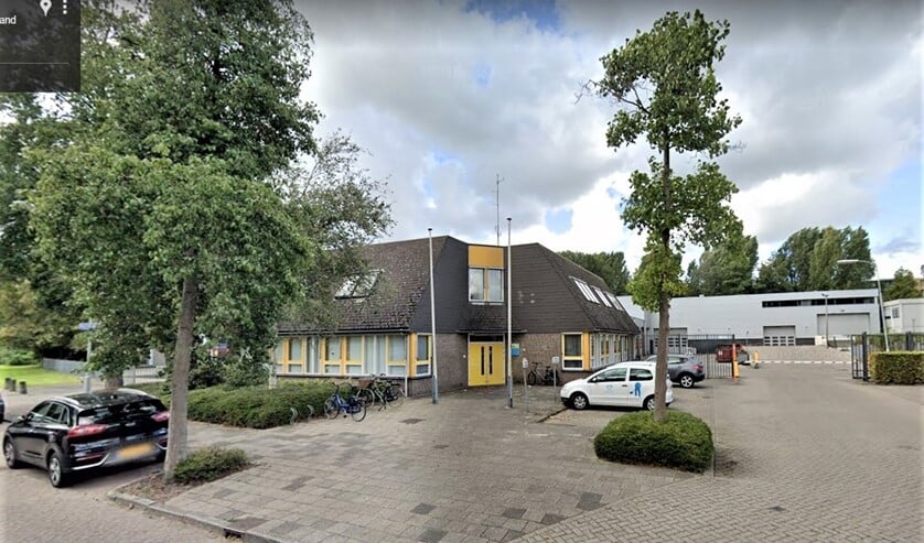 <p>Het gemeenteterrein aan de Veurse Achterweg wordt genoemd als mogelijke locatie voor een milieustraat (foto: Google Streetview).</p>