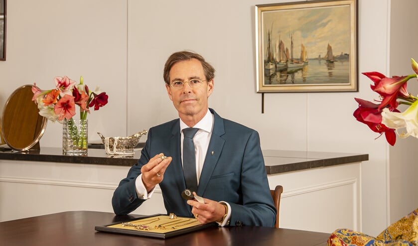 <p>Wie zijn oude sieraden of ander goud en zilver wil verkopen kan terecht bij Chris van Waes.</p>