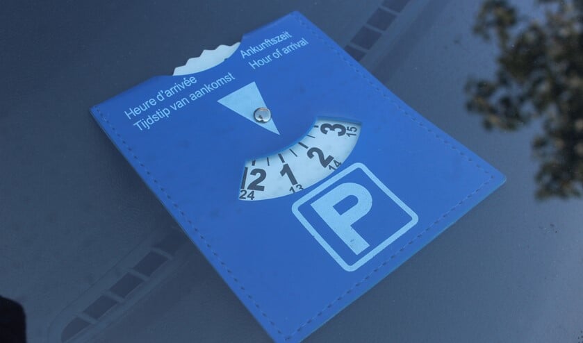 Vergeet niet uw parkeerschijf zichtbaar voor uw raam te leggen.
