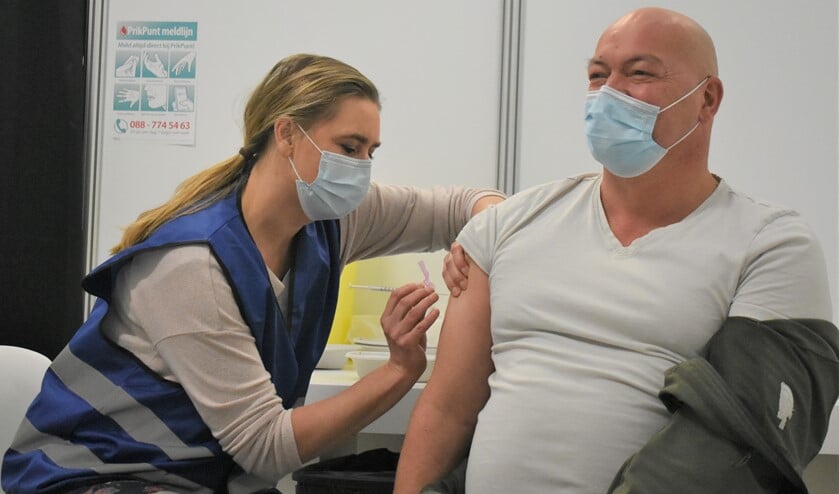 <p> De eerste vaccinaties in onze regio zijn gezet. Foto: Wilma Broch </p>