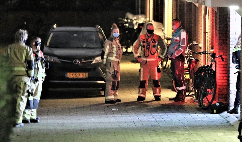 <p>De hulpdiensten na het incident op de plek van het ongeval (foto: Rene Hendriks / Regio15).</p>