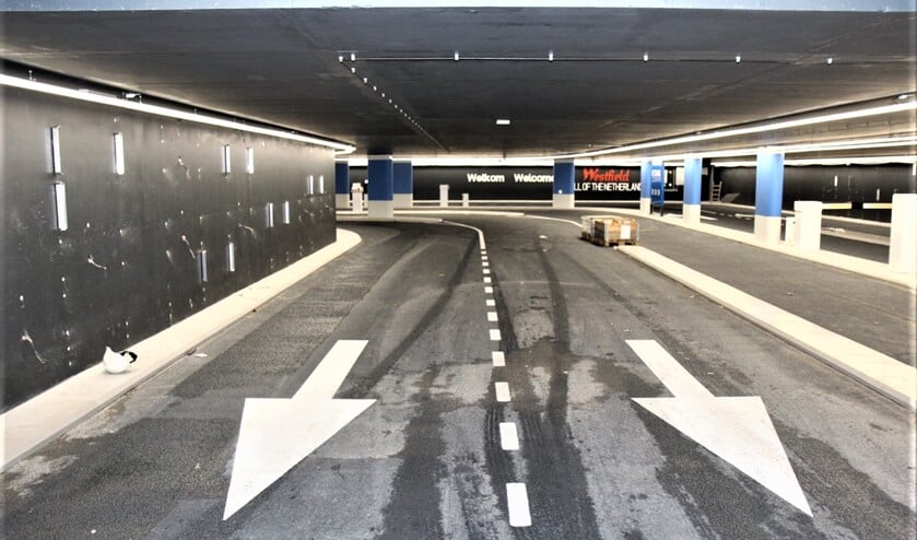 <p>In- en uitgang van de parkeergarage (archieffoto: Ap de Heus).</p>