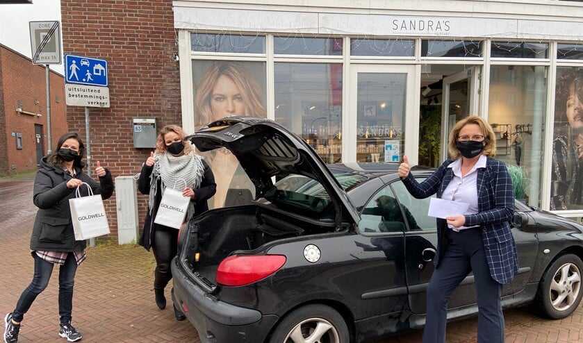 <p>Daisy, Chantal en Sandra blijven strijdbaar in coronatijden.</p>