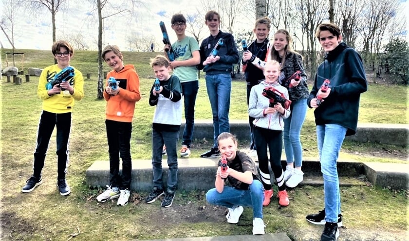 <p>De lasergamers in het Sijtwendepark.</p>
