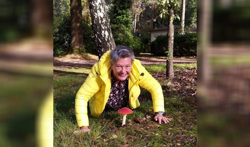<p>In Beekbergen viel het oog van Beatrix op deze paddenstoel. Ze noemt het de verrassingen van de natuur, die ook in Pijnacker-Nootdorp volop te vinden zijn. Wandelen is na een vervelende periode nu helemaal haar ding!</p>