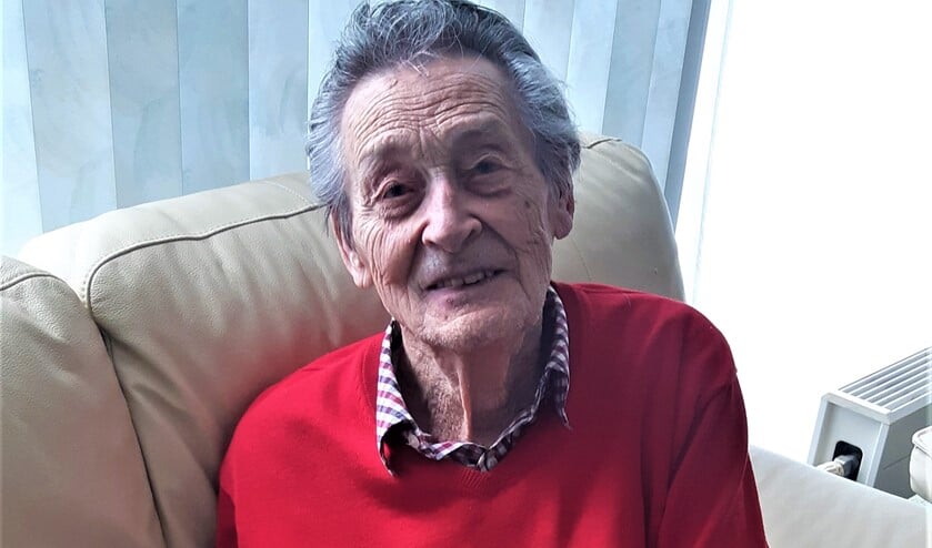 <p>De 93-jarige Hans Valkenburg, geboren in Voorburg en nu woonachtig in Leidschenveen (foto: KW). </p>