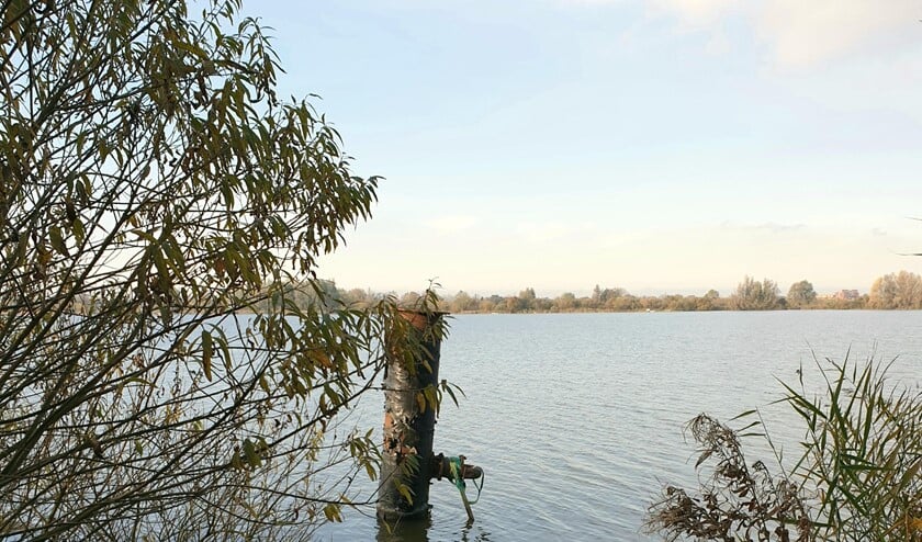<p>De Meeslouwerplas bij Leidschendam (foto: Ed en Sonja).</p>