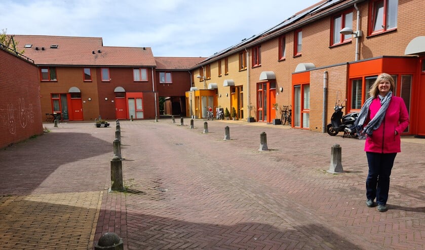 <p>Wineke ‘t Hart bij het Operatie Mannahof in Nootdorp.</p>