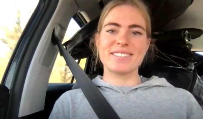 <p>Demi tijdens een interview met de NOS. (Foto: <a href="https://nos.nl/video/2378237-vollering-emotioneel-na-winst-luik-bastenaken-luik-alles-kwam-samen">videostill</a>)</p>