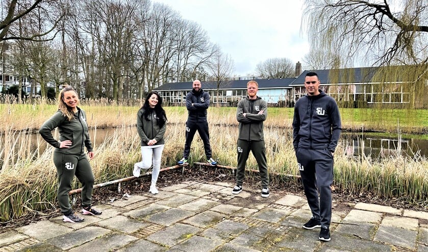 <p>De jongerenwerkers van SenW die zich onder meer met BASI bezighouden in Leidschendam-Voorburg (foto: pr SenW).</p>