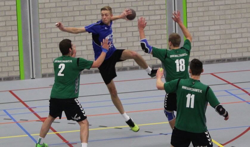 Wessel Knol was bij HVOS de topschutter tegen Helius. Foto Peter de Jong.