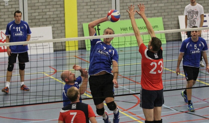 Spivo moest hard werken om Udenhout eronder te houden. Foto's: Peter de Jong.
