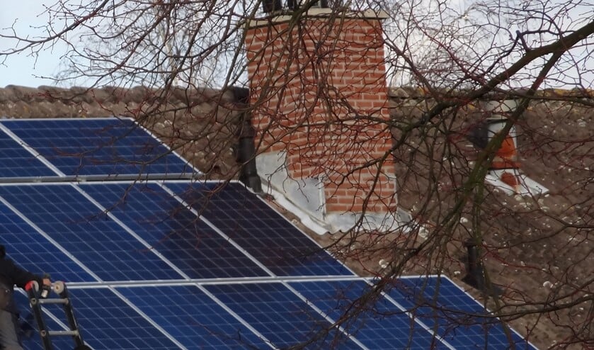 Zonnepanelen om CO2-uitstoot tegen te gaan.