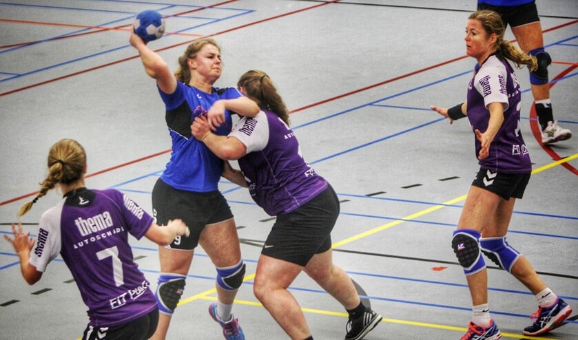 De dames van HVOS verloren zondag hun koppositie na de nederlaag tegen Gemini 2. Fotografie Peter de Jong