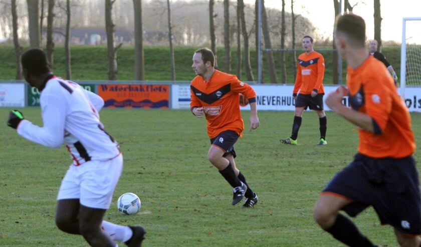 Simonshaven is ook na zaterdag nog altijd zonder punten in de vierde klasse. Dit keer was TransvaliaZW te sterk. Fotografie: Peter de Jong