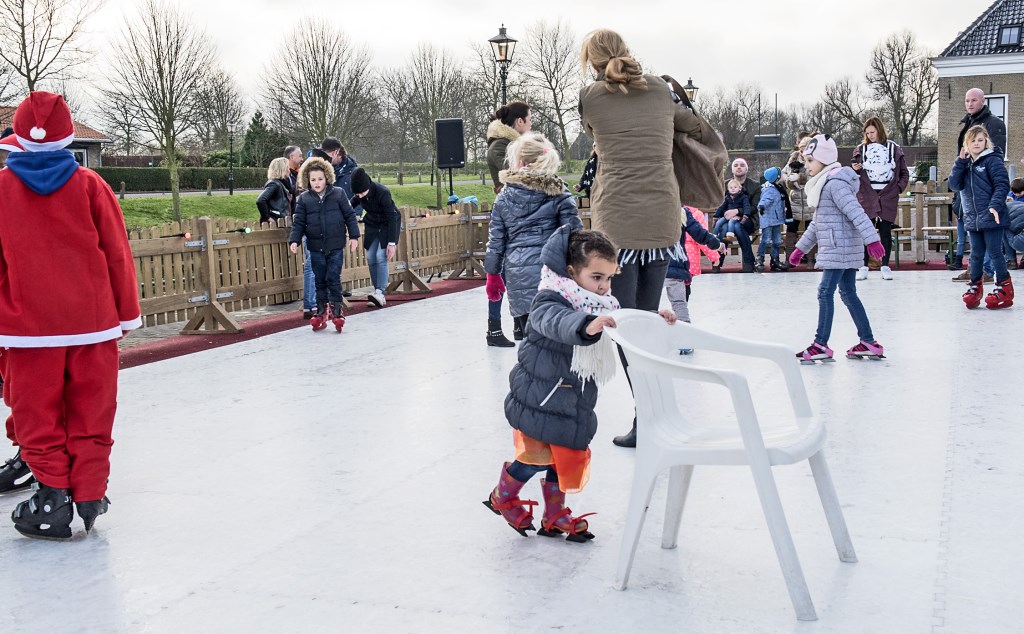 Vallen en opstaan op de kunstijsbaan