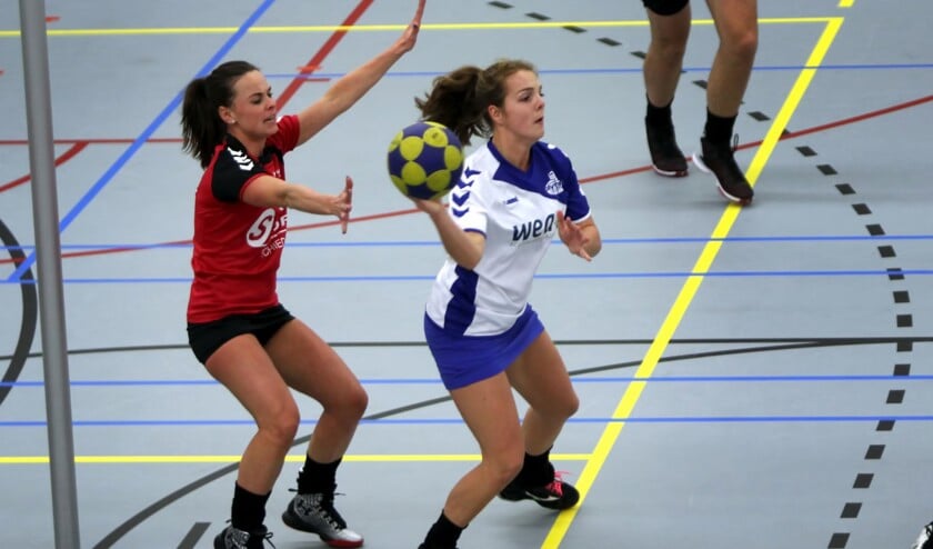SC Olympia kreeg zaterdag een grote nederlaag aan haar broek. De ploeg verloor met ruime cijfers van koploper Nexus. Fotografie: Peter de Jong