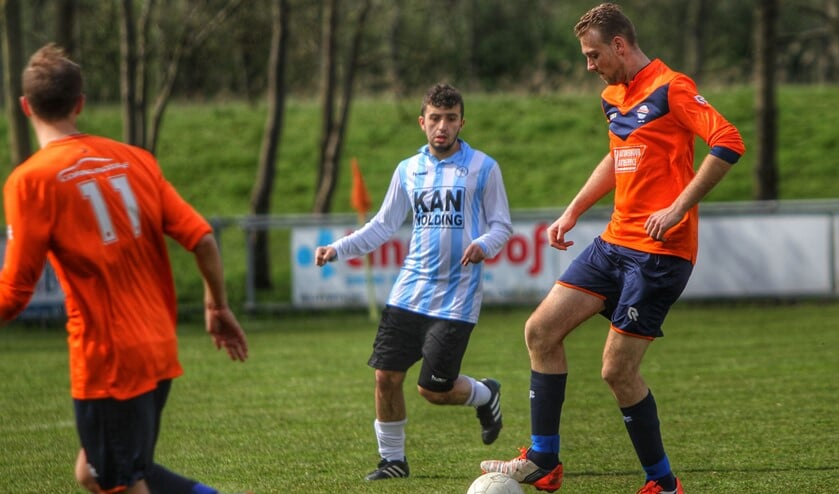 Simonshaven behaalde aan de Schuddebeursedijk een monsteroverwinning tegen Kocatepe. Foto Peter de Jong.