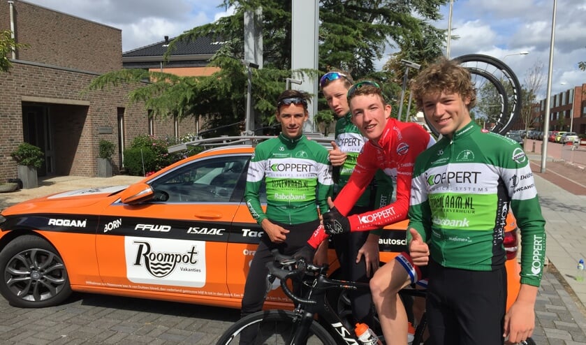 Vincent Hoppezak, Daan Hoole, Daan van Sintmaartensdijk en Maikel Zijlaard het sterke blok van RWC Ahoy'. Foto Nicky Zijlaard.
