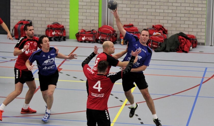 HVOS moest zondag het onderspit delven tegen SOS Kwieksport, 15-21. Fotografie: Peter de Jong