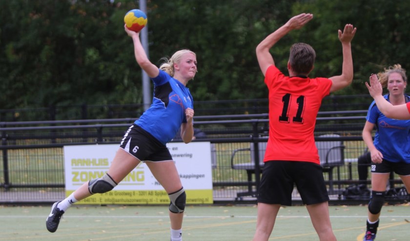 De dames van HVOS doen het tot op heden uitstekend. Zondag won de ploeg van Indus'67.