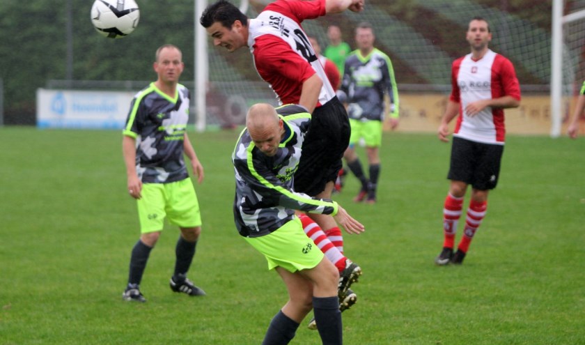 Abbenbroek en SCO'63 hebben een slechte seizoenstart. Zaterdag speelden ze tegen elkaar,1-1.
