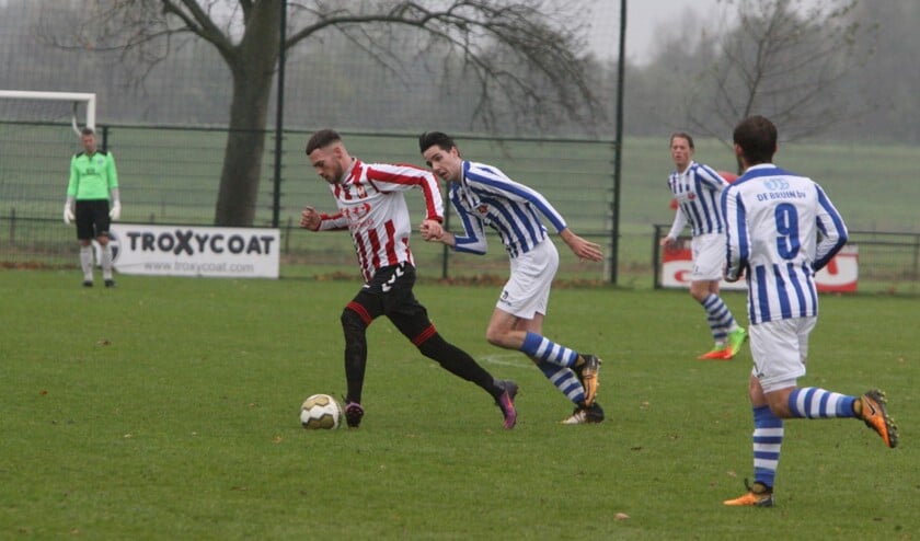 Hekelingen wist zaterdag het duel bij mede koploper Zwartewaal te winnen en te stijgen op de ranglijst.