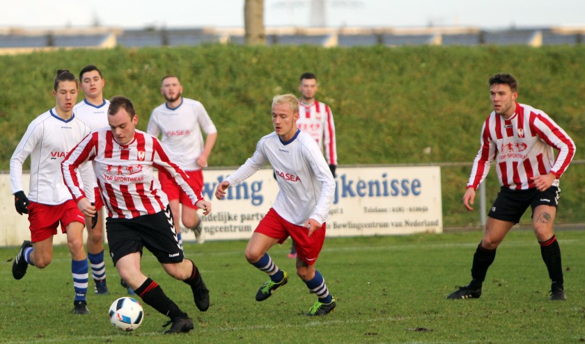 Hekelingen won zaterdag op Sportpark 't Spui met 4-2 van RDM.
