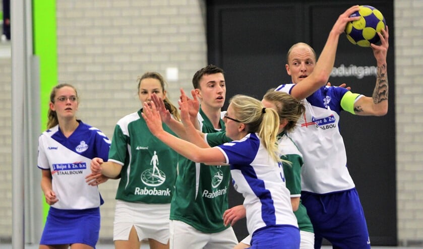 De korfbalequipe van Olympia liep na een spannend treffen tegen ESDO onverwacht tegen een nederlaag op.