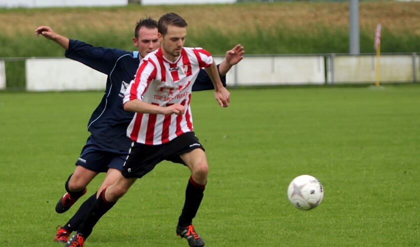 Hekelingen zette een stap in de goede richting voor promotie door Stellendam met 6-2 aan de kant te zetten.