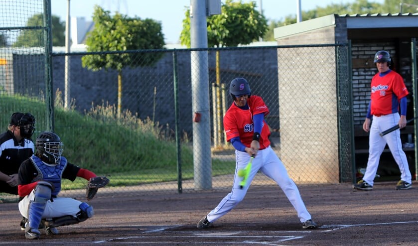 De softballers van HSV Spikes begonnen met een 4-0 voorsprong voortvarend, maar moesten tegen Quick uiteindelijk met 8-12 zwichten.